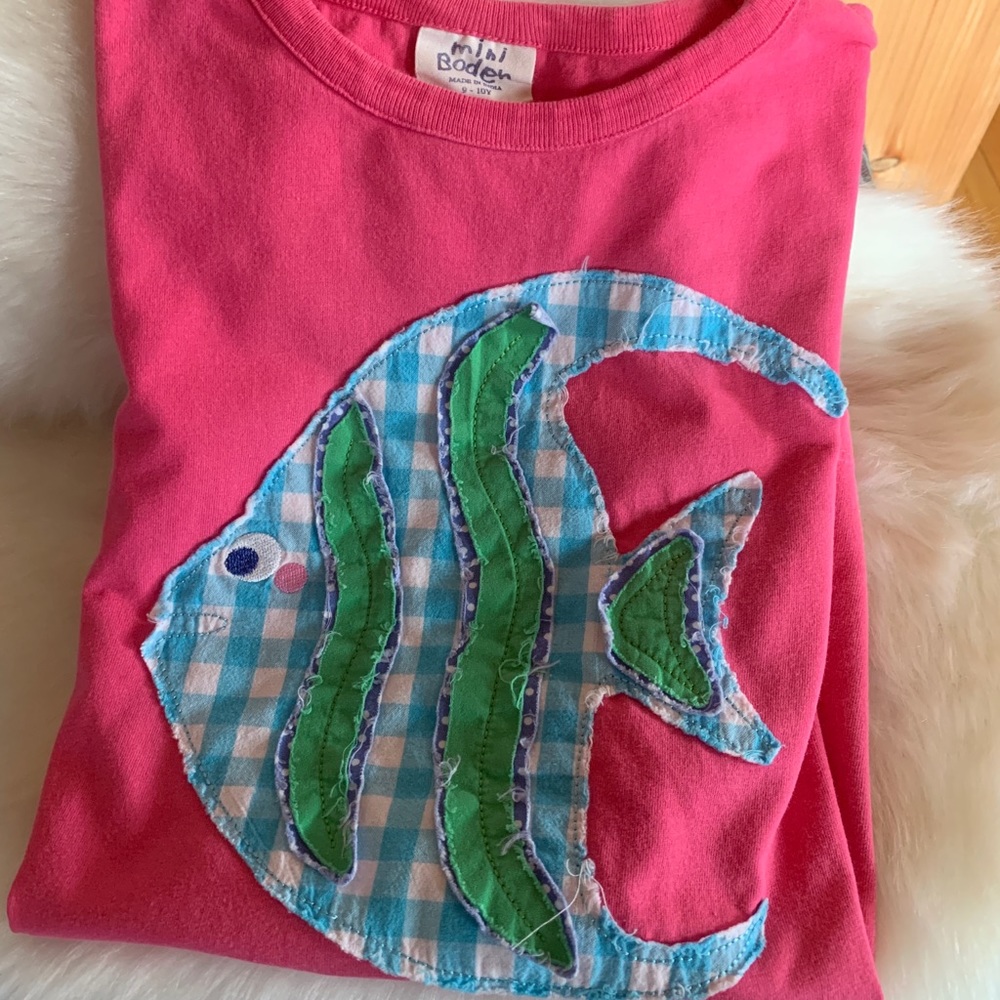 Mini Boden fish tee 🐠